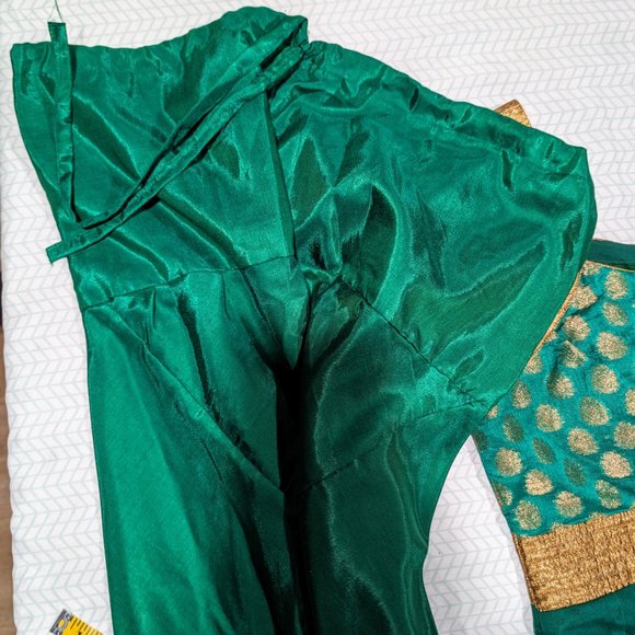 Elegant Green and Gold Women Salwar - Picture 10 of 12